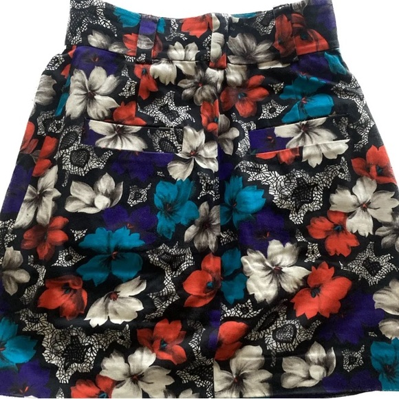 Cute Floral Skirt by French Connection - Picture 4 of 4